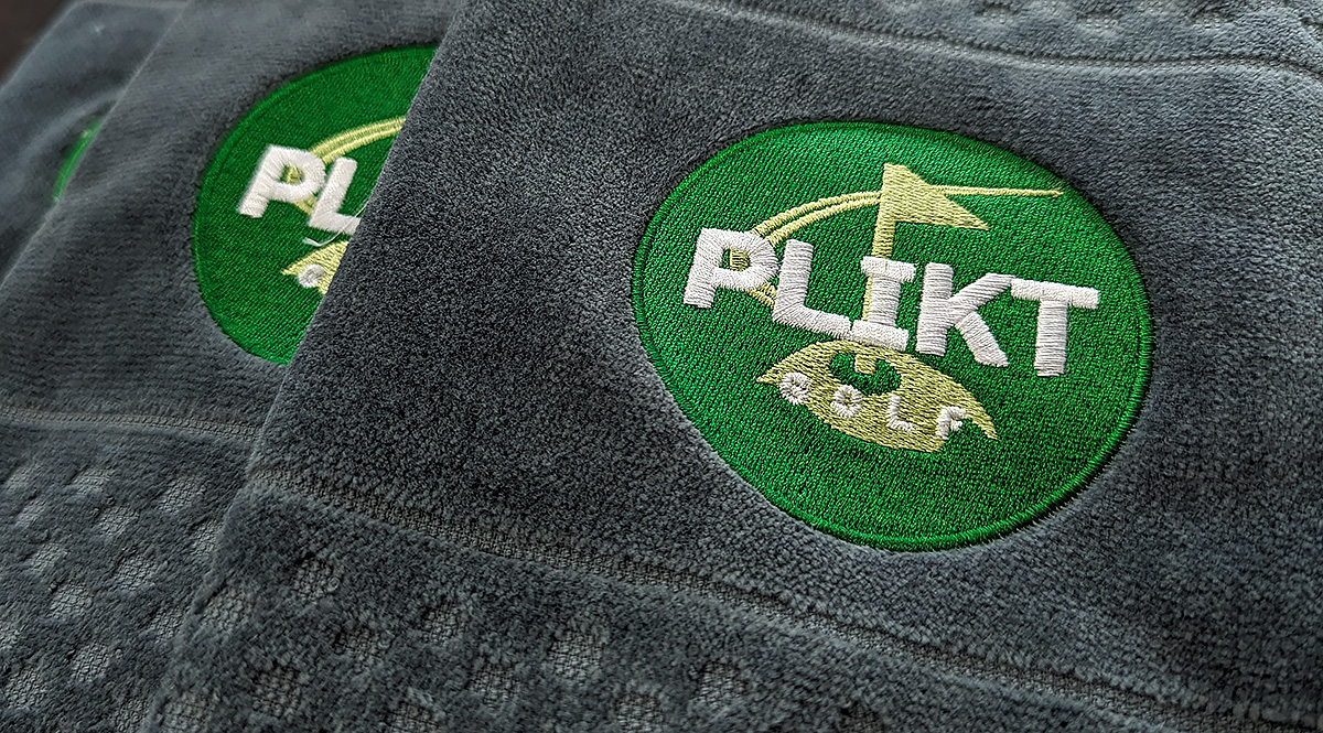 Broderade golfhanddukar till Pliktgolf - Reklamhuset RINK