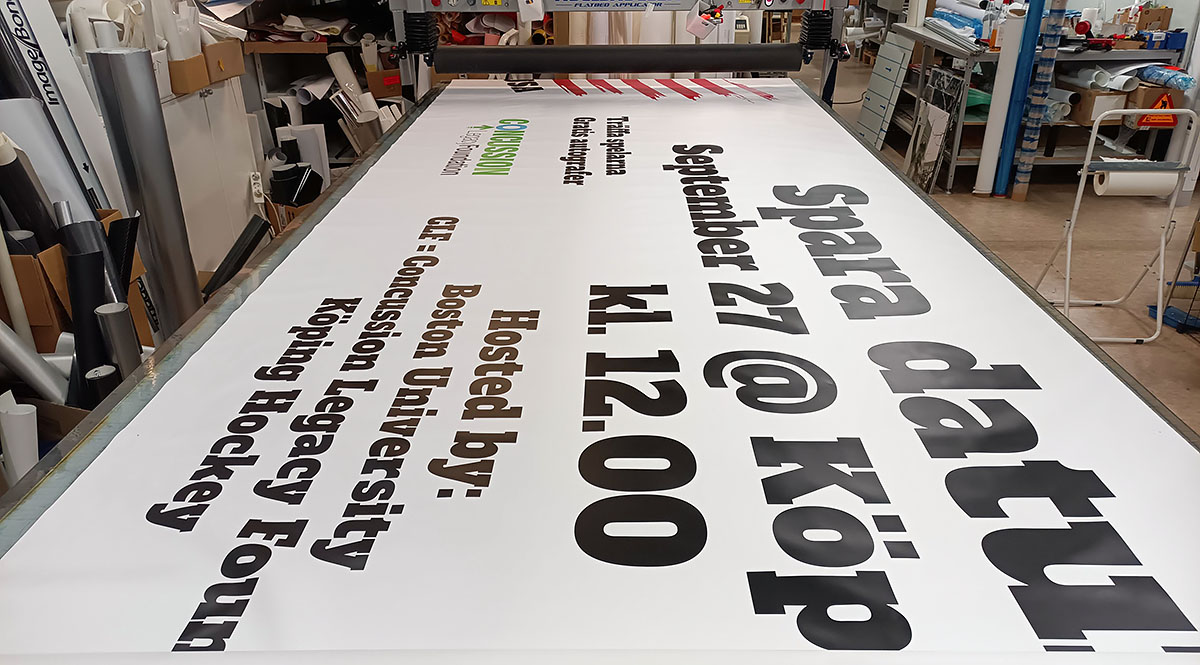 Översiktsbild av stor banderoll - Reklamhuset RINK