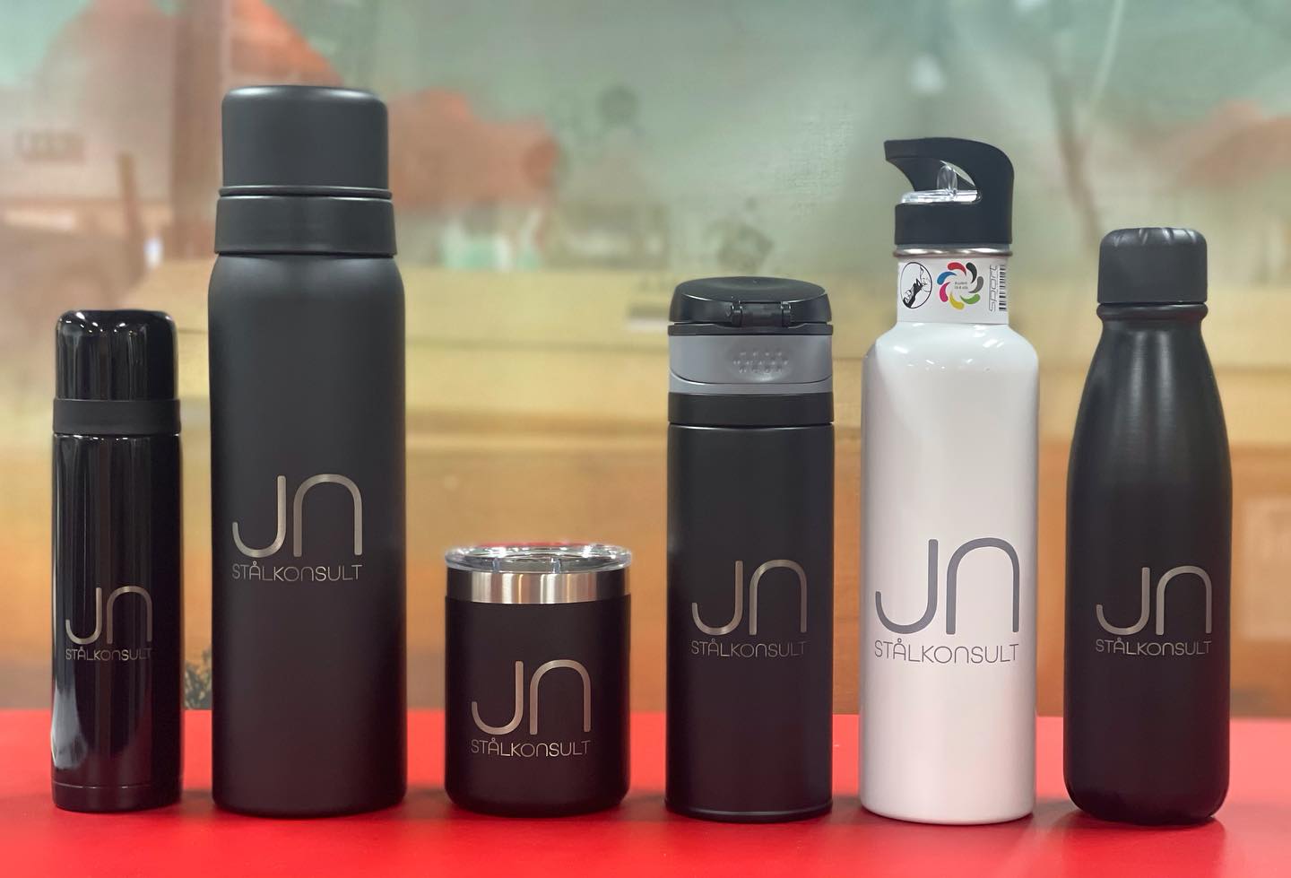 Gravyr termosar och vattenflskor