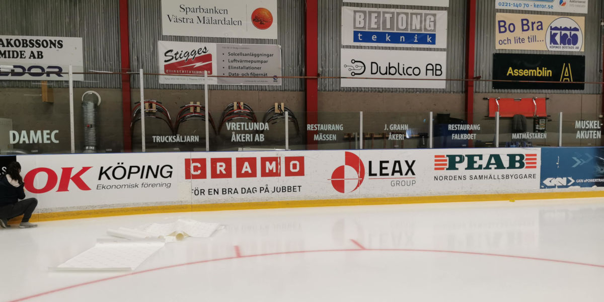 Sargreklam monterad direkt på sargens insida - Reklamhuset RINK