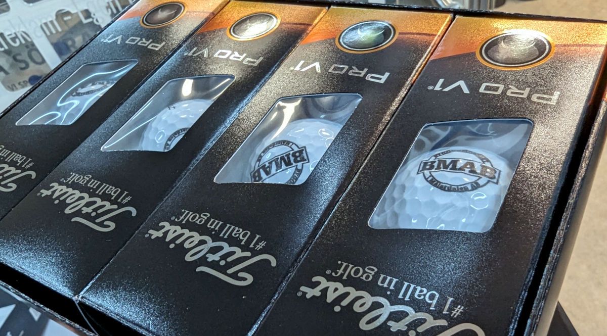 UV-printade golfbollar till BMAB - Reklamhuset RINK